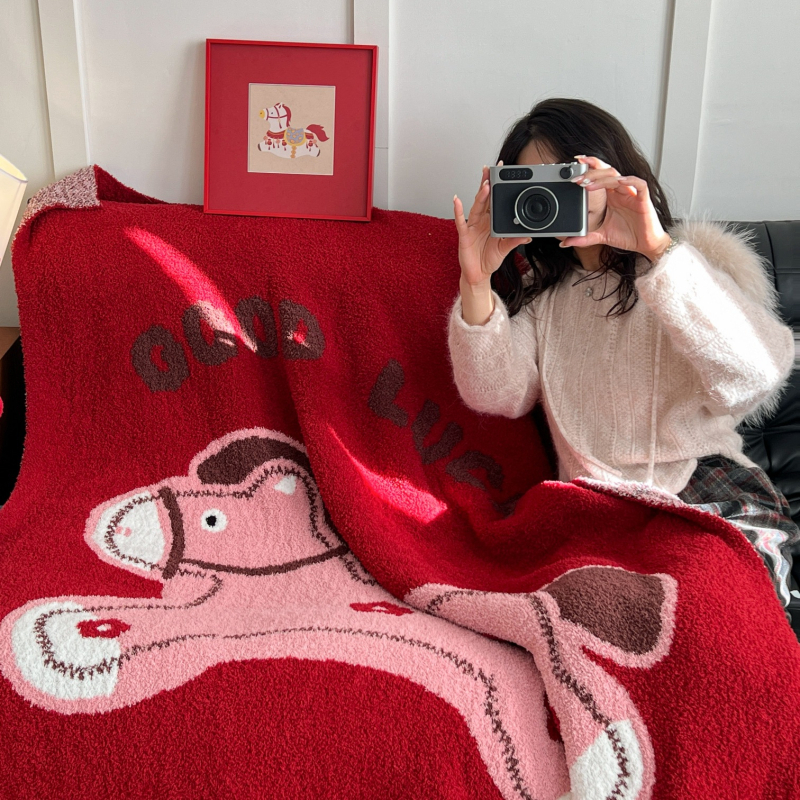Deka od Coral fleece s motivom konja - polupluš, jesen-zima, novi kineski stil