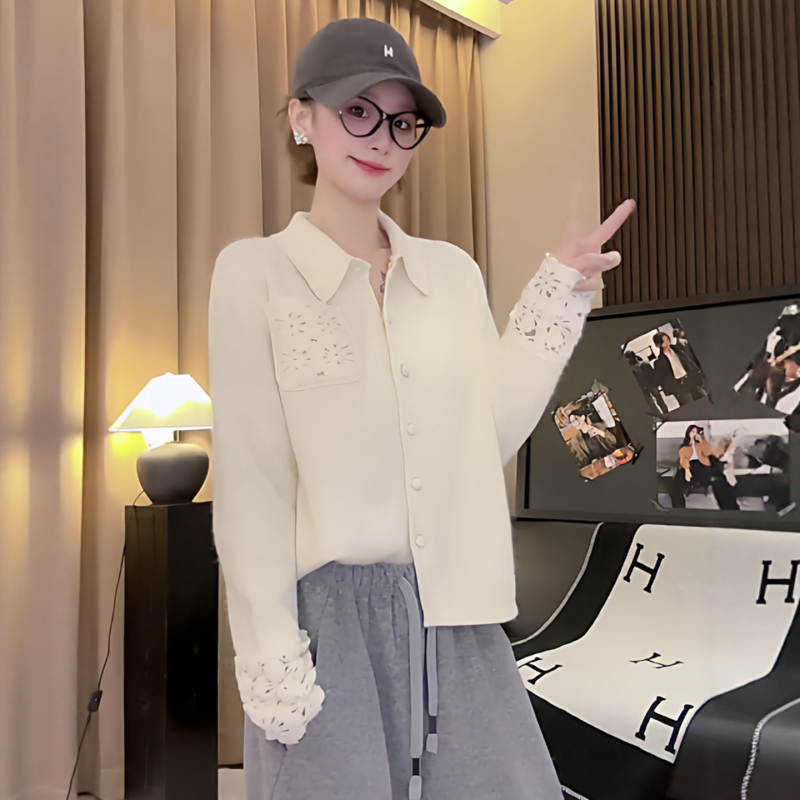 Ženska cardigan-bluza s crochet čipkom, ovratnik s reverom, satenski materijal s 30–50% elastanom, slobodan kroj, dugi rukavi