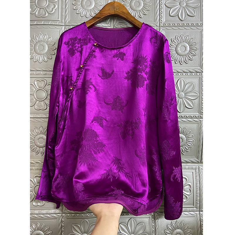 Košulja od mulberry svile s jacquardom, okrugli ovratnik, dugi rukavi, zatvaranje s tri gumba, književno retro stil