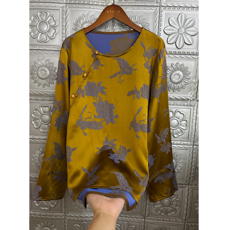 Košulja od mulberry svile s jacquardom, okrugli ovratnik, dugi rukavi, zatvaranje s tri gumba, književno retro stil