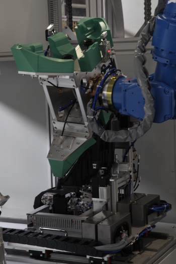 Far față Hyundai Accent Solaris 2014, numere de piese 921014L500 / 921024L5, 35W, 12V, plastic ABS.