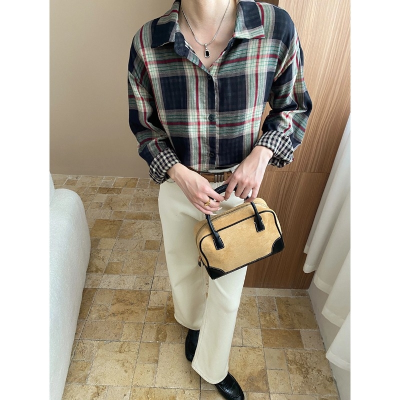 Košula u stilu kardigana s kariranim uzorkom, ovratnik lapel, slobodan kroj, dugi rukav, mješavina pamuka i poliestera 70–80% pamuka, do 30% poliestera