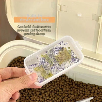 Kontajner na skladovanie krmiva pre mačky, uzavretý a vlhkotesný, vakuová konštrukcia, materiál PP; Značka Unique; Kapacita: Iné; Dovoz: Nie; IP: Nie