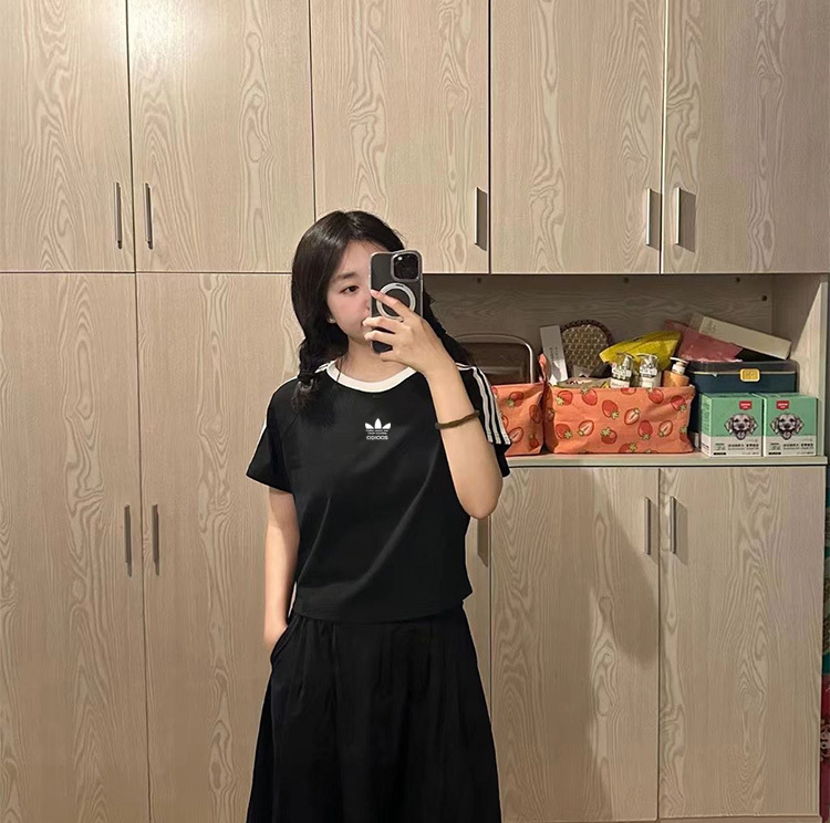 Ženska majica s kapuljačom, uski kroj, pamuk, motiv djeteline i 3D uzorak