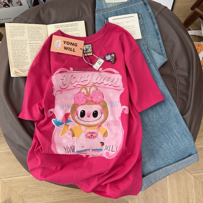 Pamut póló, anime karikatúra nyomott mintával, kerek nyakú, rövid ujjú, közepes hosszúságú