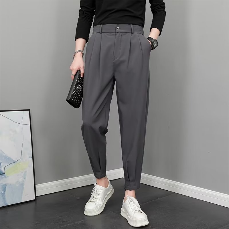 Muške hlače Slim-fit s višestrukim džepovima, bez glačanja, mješavina kemijskih vlakana, 85% poliester