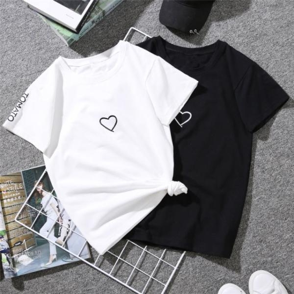 Ženski T-shirt s printom srca, poliester-spandeks materijal, kratki rukavi, okrugli izrez, ležeran kroj