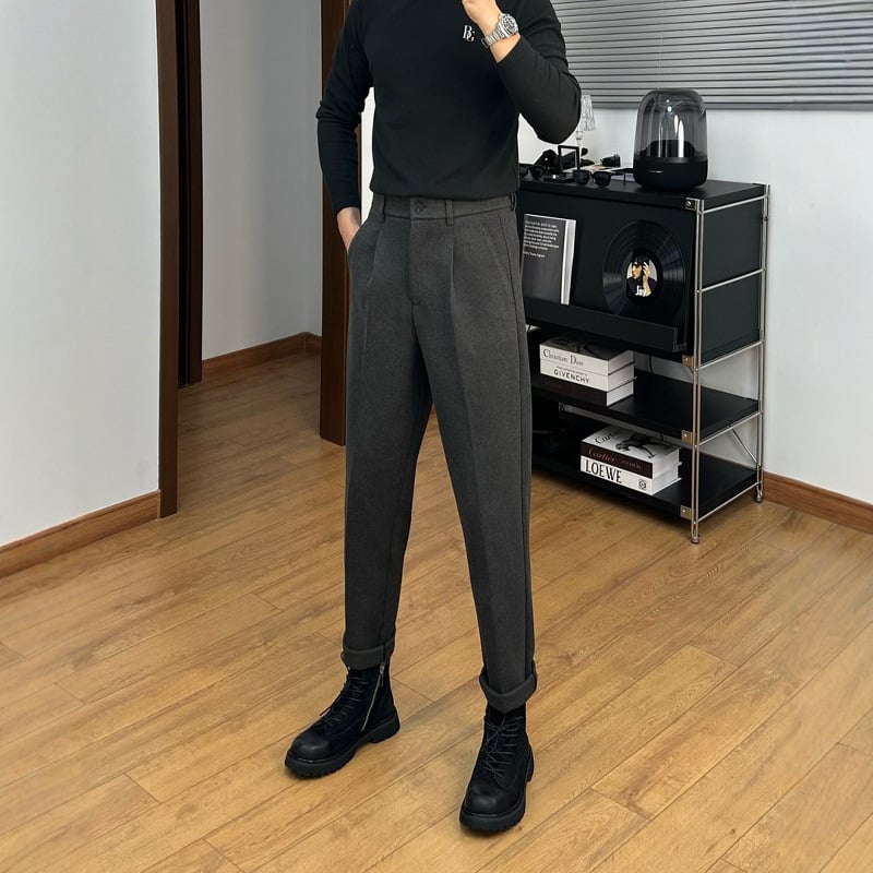 Zimske hlače ravnog kroja, mikroelastične, bez glačanja, smjesa kemijskih vlakana, 79% poliestera.