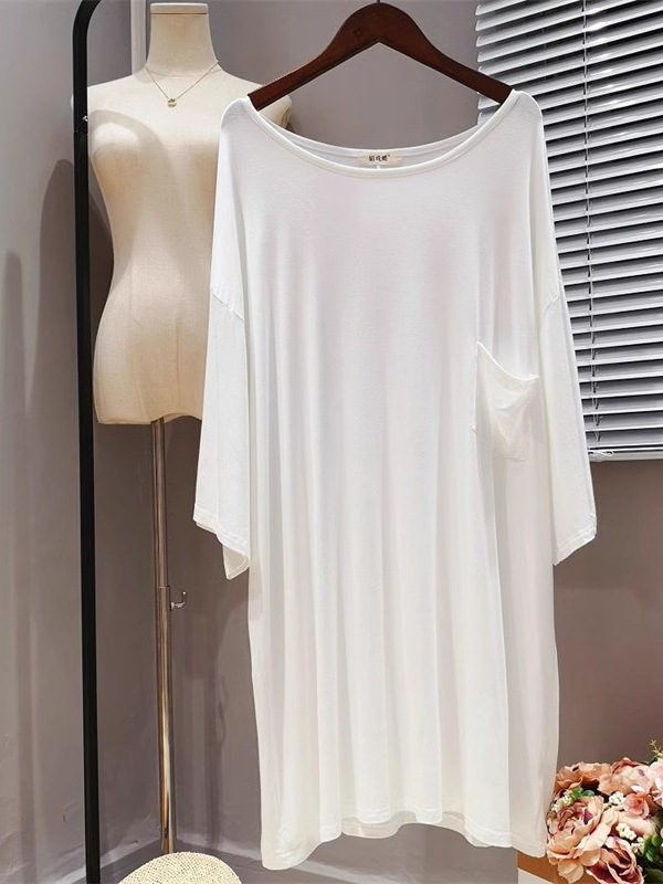 Modalna T‑shirt haljina, okrugli izrez, kratki rukavi, opušten kroj, srednja duljina 65-80 cm
