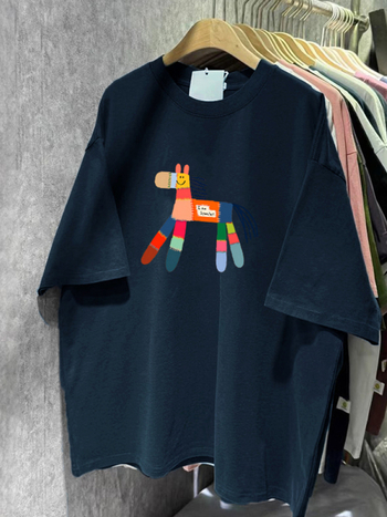 Pamukasta kratka majica s printom anime karikatura, kratke rukave, okrugli izrez, ležerni kroj