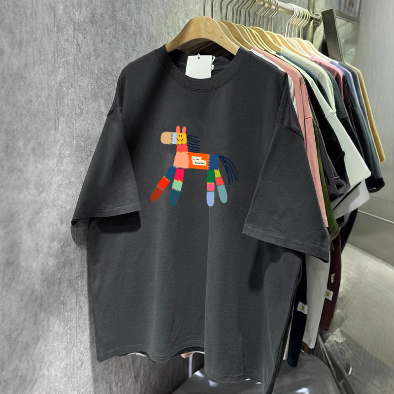 Pamukasta kratka majica s printom anime karikatura, kratke rukave, okrugli izrez, ležerni kroj