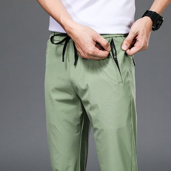 Muške casual hlače – tankom ice-silk tkanina, brzo sušeće, ravno opuštena kroj, srednji pojas, prozračan materijal (90% najlon, 10% elastan; brzo sušenje; ravno opuštena kroj; srednji pojas; prozračan materijal)