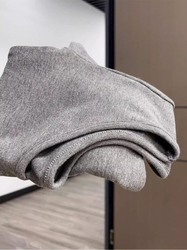 Tricou din bumbac cu decolteu în V, mâneci scurte, croială slim, lungime scurtă