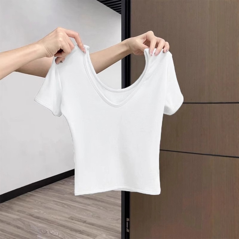 Tricou din bumbac cu decolteu în V, mâneci scurte, croială slim, lungime scurtă