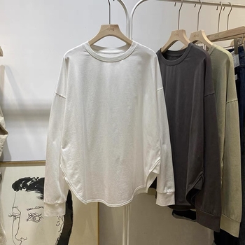 Ženski T-shirt od 95% pamuka, okrugli izrez, dugi rukav, slobodan kroj, zakrivljeni rub