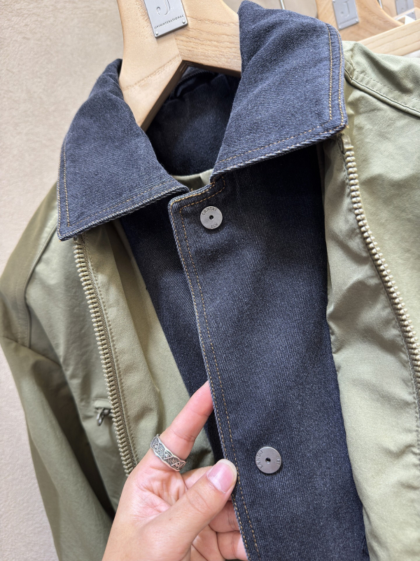 Férfi laza szabású dzseki denim szeleteléssel és hamis kétrészes gallérral, koreai stílus, 100% poliészter, őszi 2025