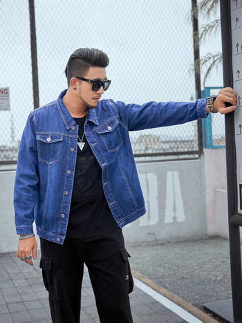 Denim dzseki tavaszra–őszre rever gallér, egysoros záródás, hosszú ujjú, patch zsebek