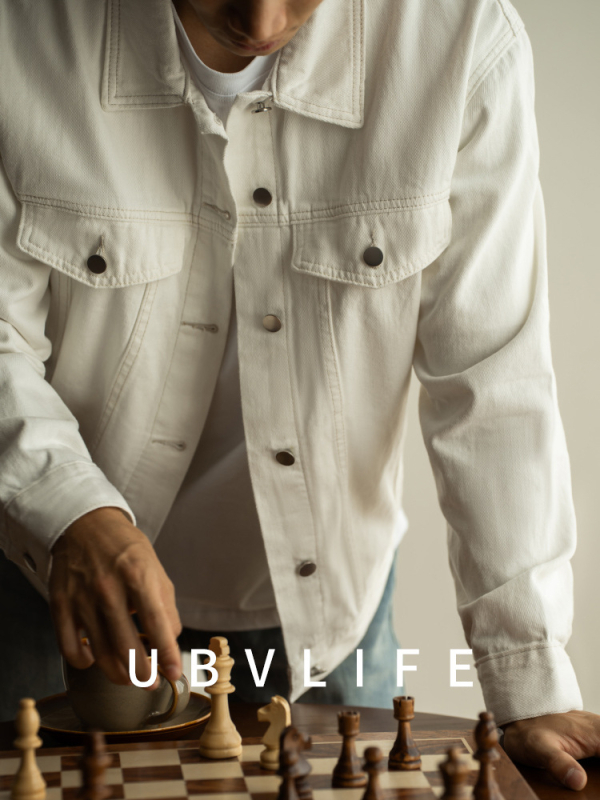 Férfi denim dzseki munkaruha-stílusban, galléros fazon, rövid szabás, 100% pamut, bélés poliészter, szélálló és kopásálló.