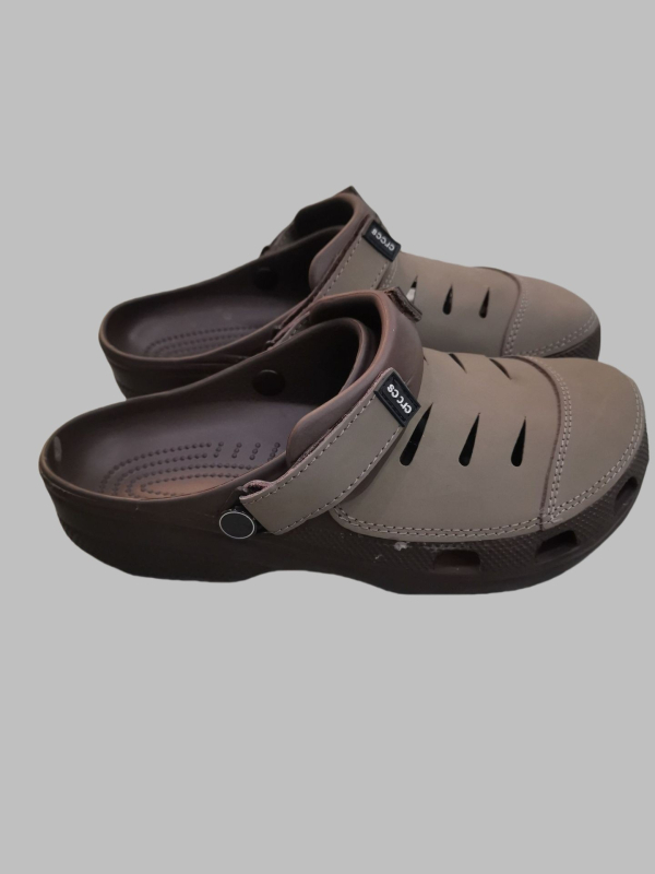 Sandale de plajă pentru bărbați – partea superioară din piele de vită, talpă EVA, închidere Velcro, 3 cm înălțime a călcâiului, respirante și antiderapante