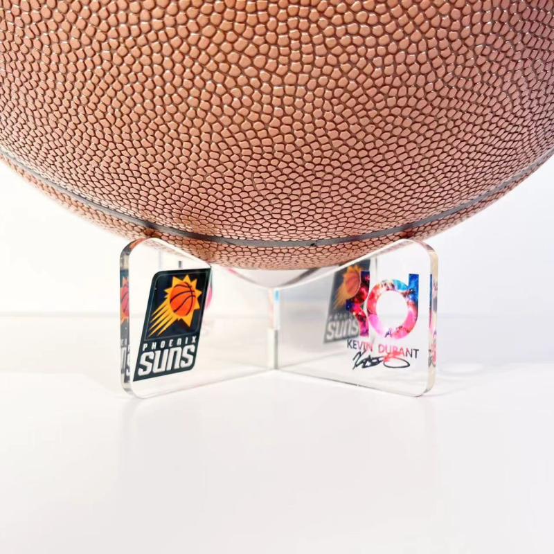 Suport de afișaj pe birou pentru memorabilia de baschet – Personalizabil cu logo tipărit, accesorii pentru fanii baschetului