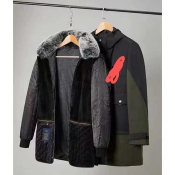 Muški krzneni parka kaput s odvojivom podstavom od zeca krzna i vanjskom lisicom krznom, stojeći ovratnik, zatvarač, straight kroj, srednja dužina