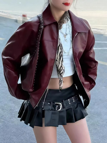 Ženska kožna moto jakna - Prosječna duljina, Dugi rukavi, Turn-down ovratnik, Zip zatvarač, Koža, Street stil