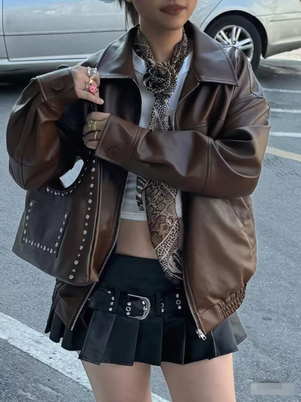 Ženska kožna moto jakna - Prosječna duljina, Dugi rukavi, Turn-down ovratnik, Zip zatvarač, Koža, Street stil