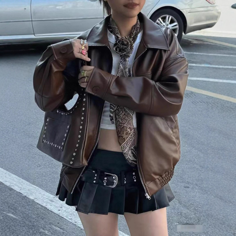 Ženska kožna moto jakna - Prosječna duljina, Dugi rukavi, Turn-down ovratnik, Zip zatvarač, Koža, Street stil