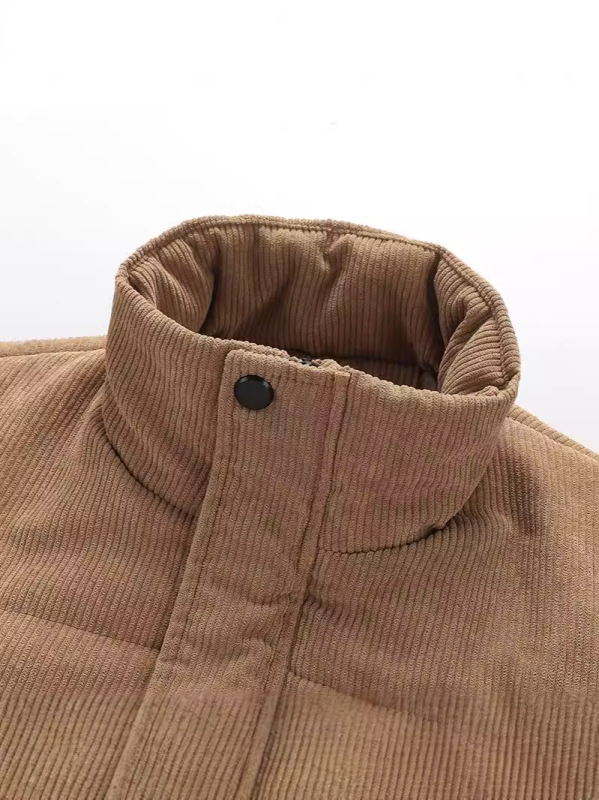 Muška fleece jakna s stojećim ovratnikom, zatvaračem na zip, bočnim džepovima, dugim rukavima, zimska jakna