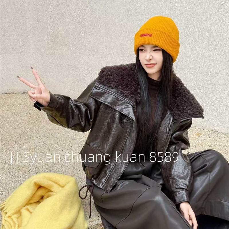 Ženska PU kožna jakna s kragnom od krzna, bikerski stil, opušten kroj, flis podstava