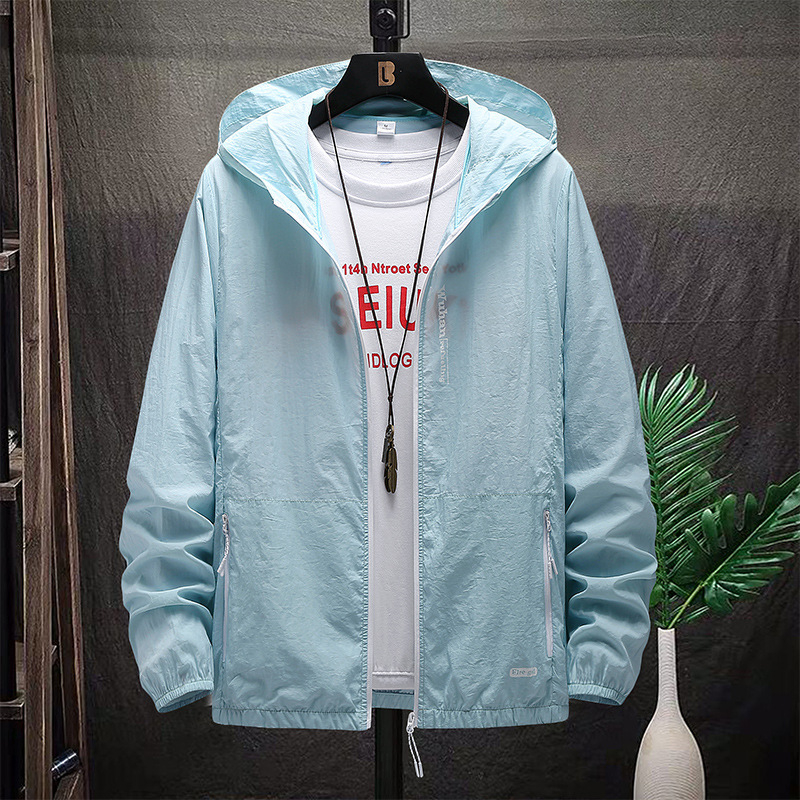 Muška ljetna lagana jakna s kapuljačom, slim-fit kroj, od najlona, s džepovima na zip