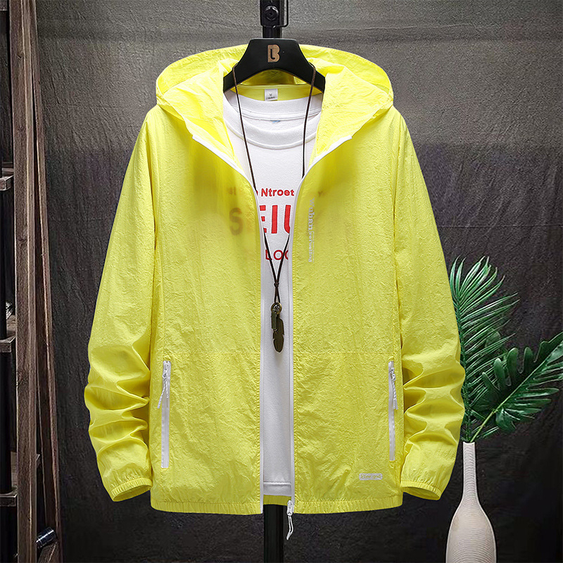 Muška ljetna lagana jakna s kapuljačom, slim-fit kroj, od najlona, s džepovima na zip