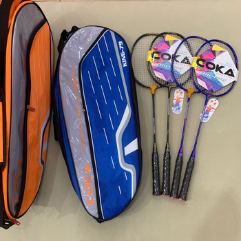 Reket za badminton, okvir od karbonskih vlakana, težina 85–89 g, drška G4, ravni vrat, mogućnost personalizacije i tisak logotipa