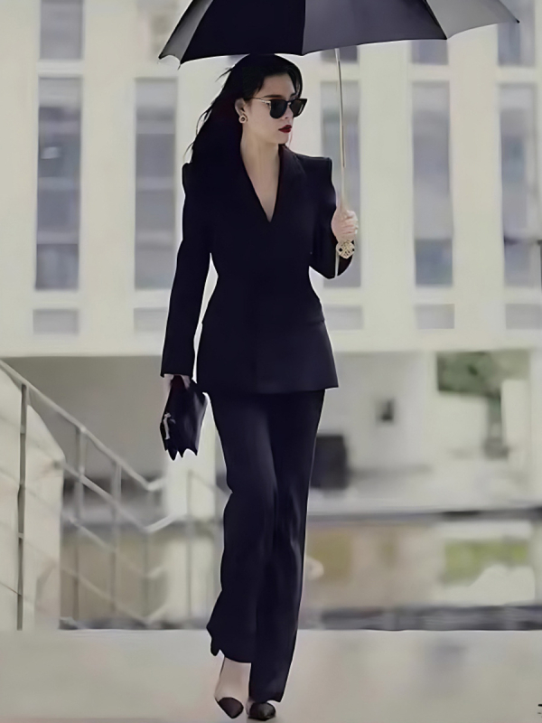 Damsko sako sa slim-fit krojem, dvostruko kopčanje, ovratnik sakoa, srednja duljina, mješavina kemijskih vlakana, gradski poslovni stil