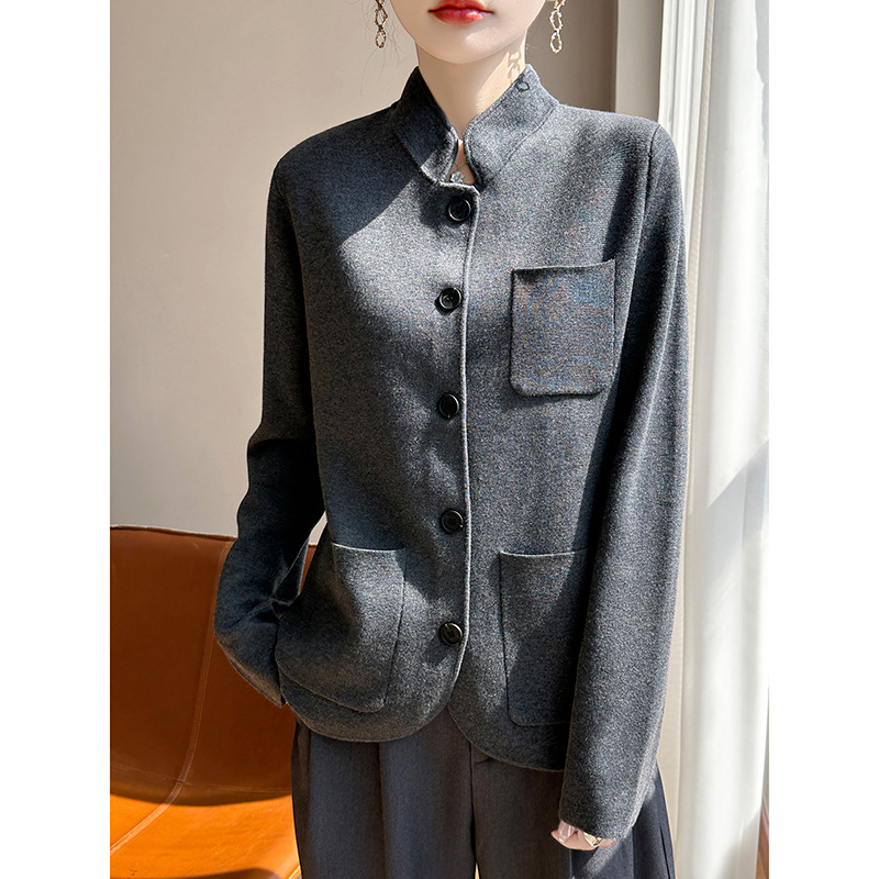 Álló galléros gyapjú kardigán lazább szabással, hosszú ujjú, zsebek, 95%+ gyapjú