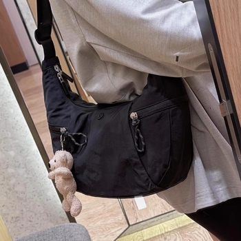Slouchy torba preko ramena, korejskog stila, platno, zatvarač, podstava od platna, proljeće 2025