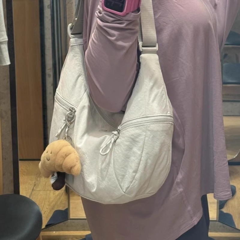Slouchy torba preko ramena, korejskog stila, platno, zatvarač, podstava od platna, proljeće 2025