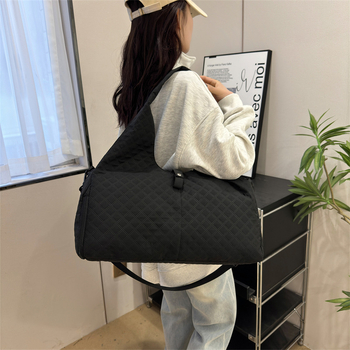 Unisex torba za sport i putovanja – najlon, prozračna, izuzetno lagana i proširiva, podstava od poliestera.