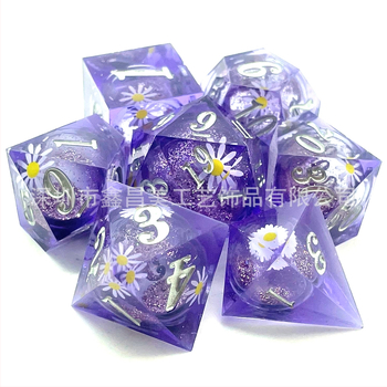 Kockice od epoksidne smole s tekućim jezgrom i oštrim bridovima, 20-lica poliedri, mogućnost prilagodbe proizvodnje, za šah i igre s kartama