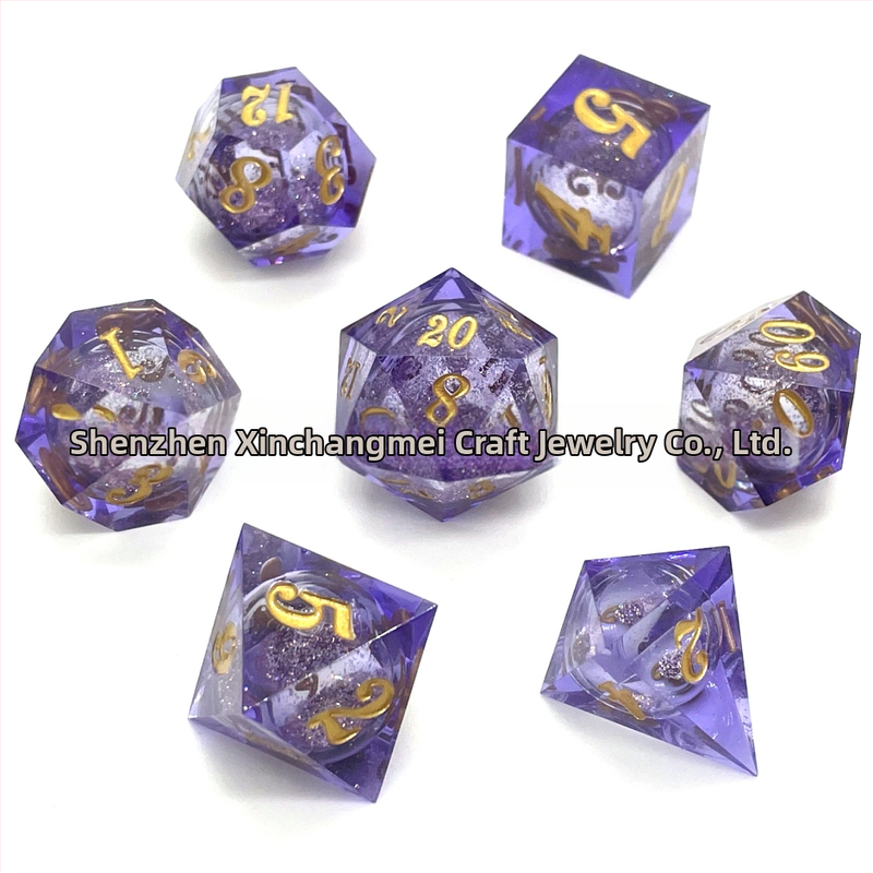 Kockice od epoksidne smole s tekućim jezgrom i oštrim bridovima, 20-lica poliedri, mogućnost prilagodbe proizvodnje, za šah i igre s kartama
