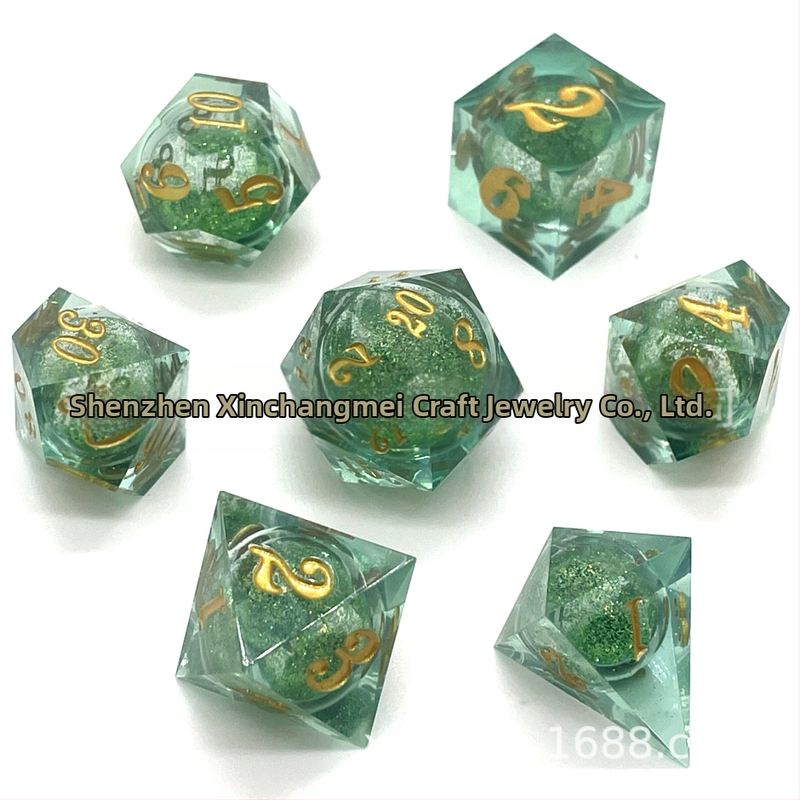 Kockice od epoksidne smole s tekućim jezgrom i oštrim bridovima, 20-lica poliedri, mogućnost prilagodbe proizvodnje, za šah i igre s kartama