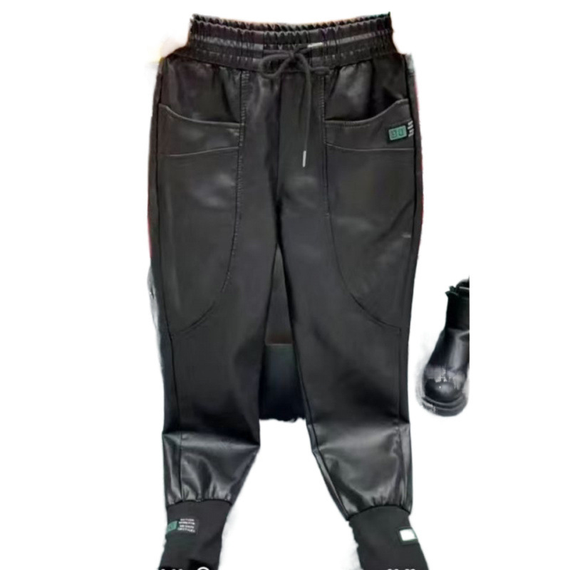 Férfi PU bőrnadrág színblokkal, skateboard-stílusú szabás, középmagas derék, PU anyag, fő szövet alpaka