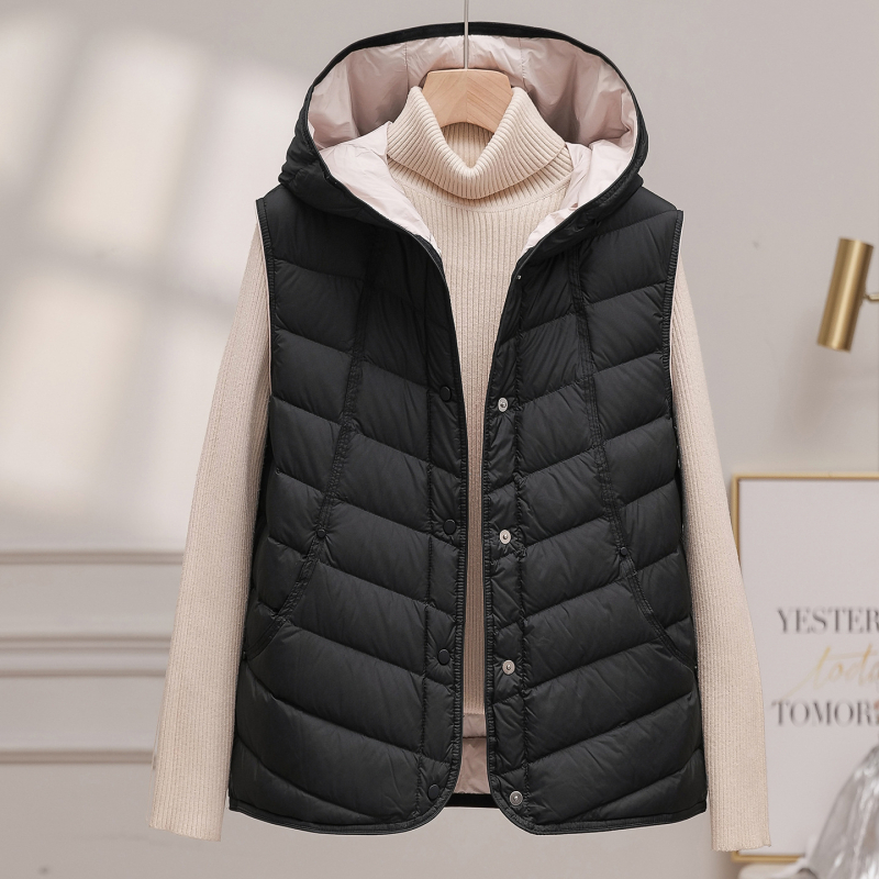 Ženski gilet s kapuljom od pačjeg perja, slobodan kroj, poliester materijal, punilo od pačjeg perja