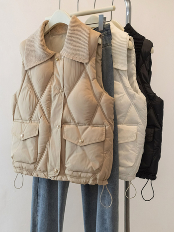 Ženska prešivana vesta od pamuka s punom, casual bez rukava, zatvarač, rever ovratnik (Punilo: Down cotton; Ovratnik: rever; Zatvaranje: zip; Duljina: 50–65 cm)