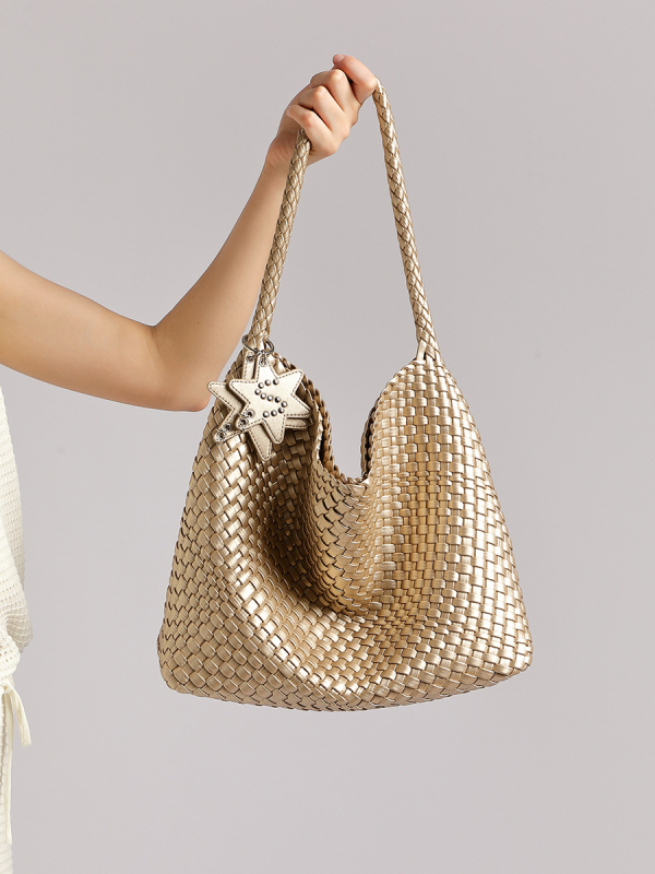 Tote torba od sintetičke kože, urban minimalistički stil, oblik kante, magnetski zatvarač