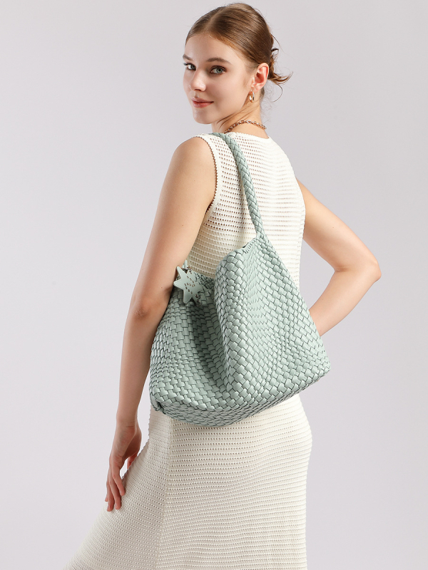 Tote torba od sintetičke kože, urban minimalistički stil, oblik kante, magnetski zatvarač