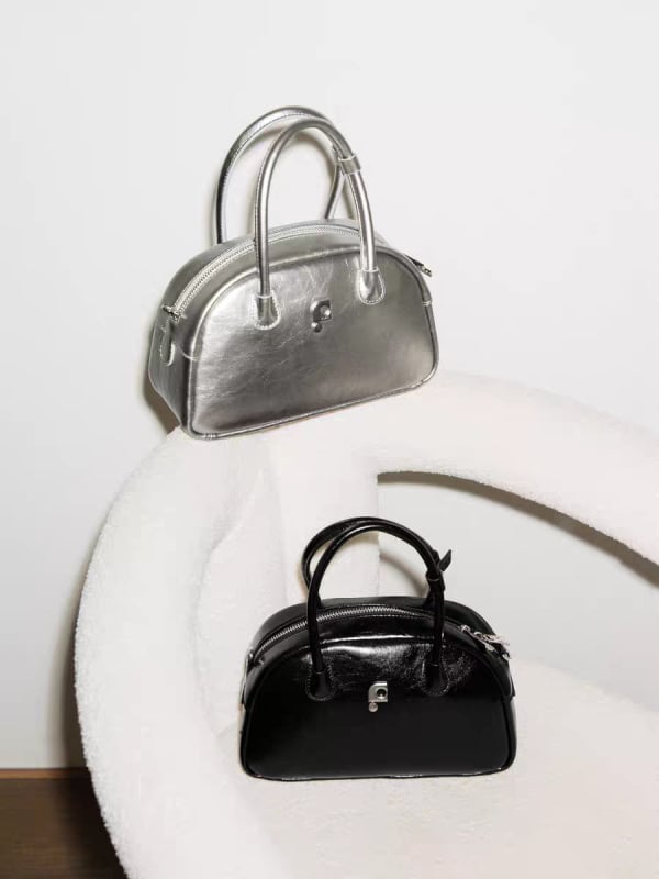 Valódi bőr bowling táska, hónalj alatti stílus, érett női megjelenéshez, tavasz 2025 kiadás, mindennapi használatra