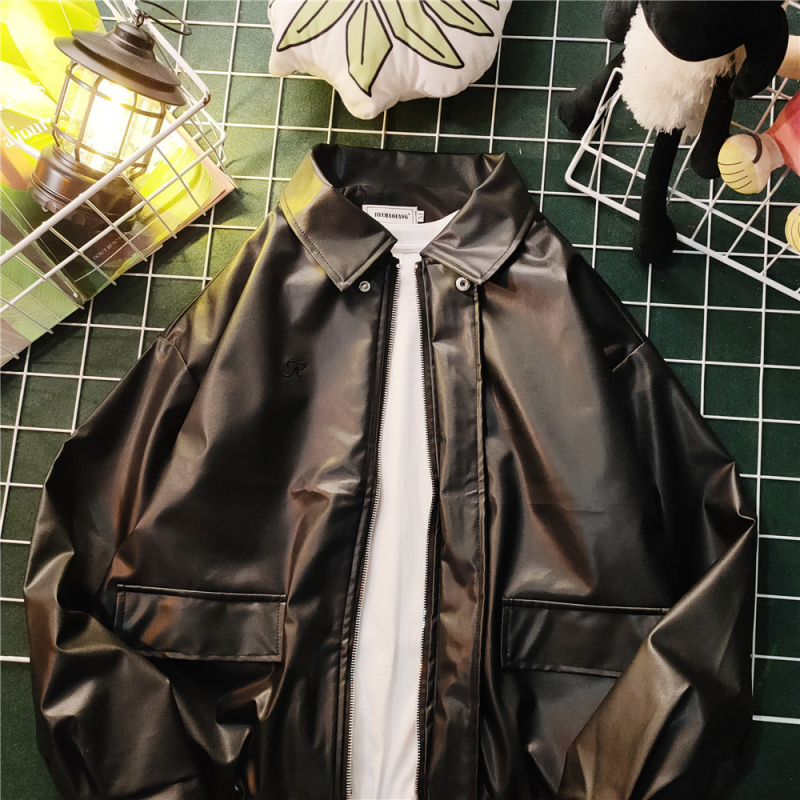 Muška jakna od prave ovčje kože, ultra kratka duljina, prednji zatvarač, slobodan kroj, vunena podstava