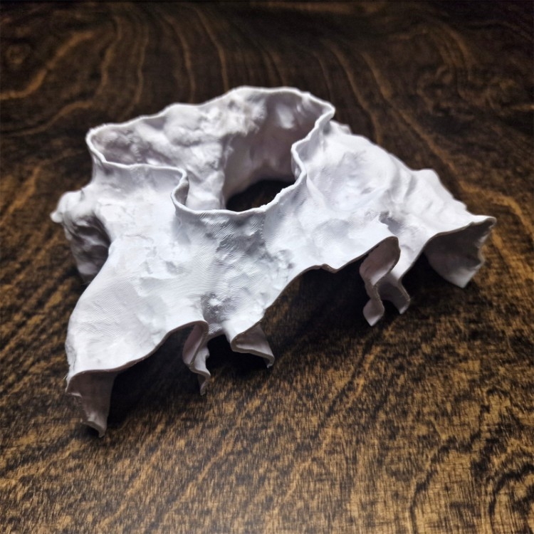 Dekoracija za akvarij: srcolita skeletna špilja sa velikim otvorom za uzgoj i promatranje; plast, 3D ispis, aq2510b