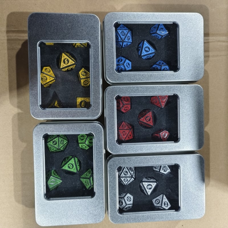 Akrilne kocke set s 4/6/8/10/12/20 stranama, fillet stil, pakiranje u metalnoj kutiji, 100 setova po kutiji